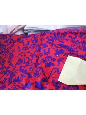 Material  Red Black Cotton Sun Men Giraffe  Red  80" x 56" Printed